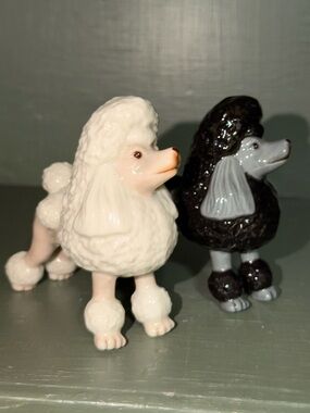 Fine Porcelain Black and White Poodle Dogs Salt & Pepper Shakers Set, 3-7/8" H